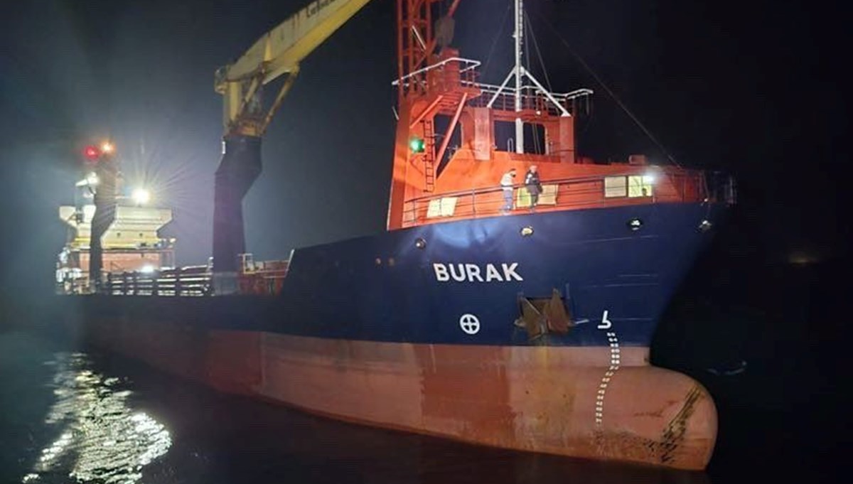 Çanakkale Boğazı'nda arızalanan gemi kurtarıldı Çanakkale Boğazı'nda arızalanan gemi kurtarıldı