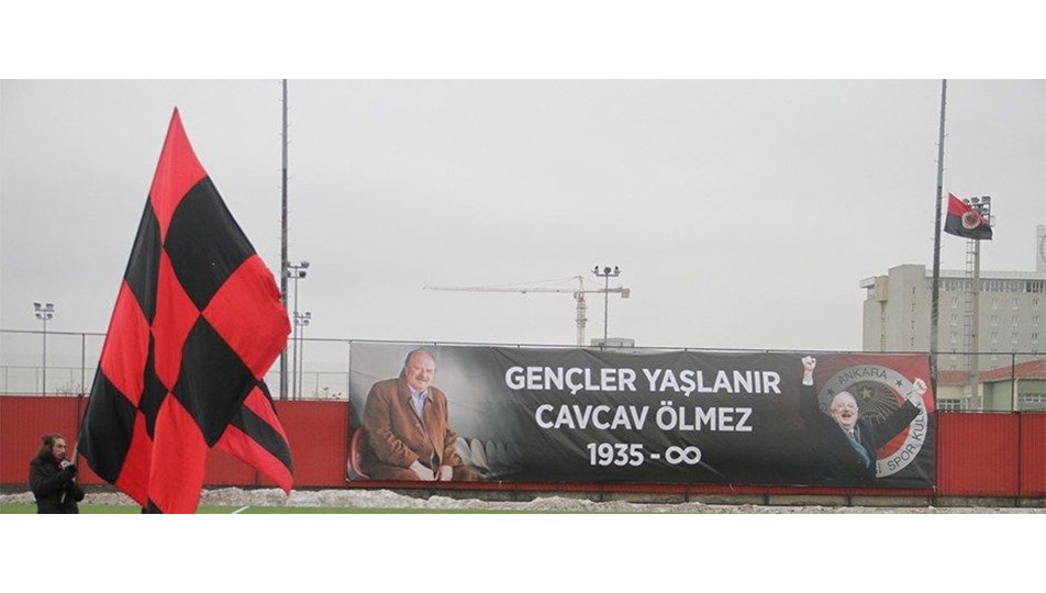 İlhan Cavcav anılıyor
