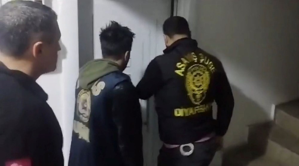 Arkadaşlık ve evlilik vaadiyle dolandırıcılık: 8 tutuklama - 4