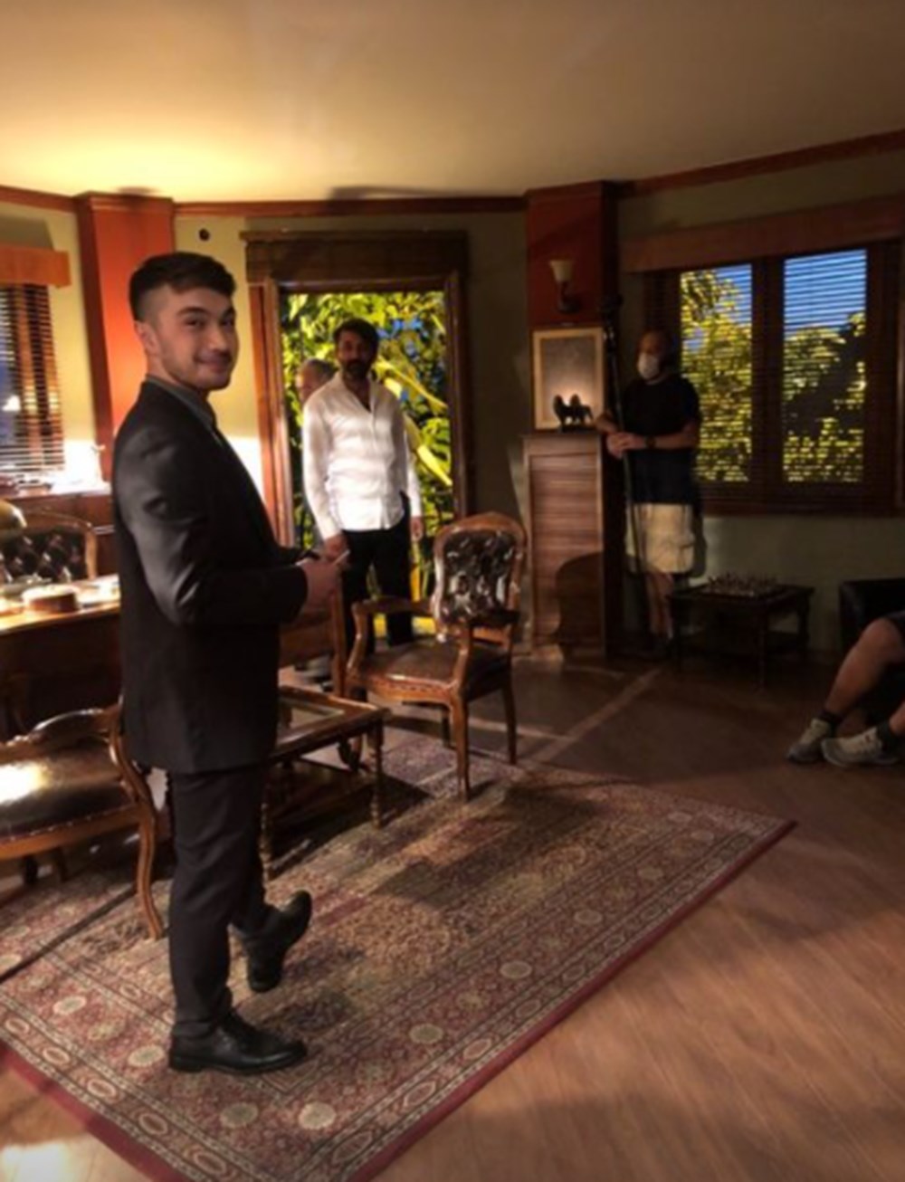 Çukur oyuncularının kamera arkası pozları - 16