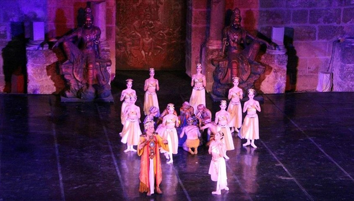 Aspendos Opera ve Bale Festivali'nde La Bayadere balesi sahnelendi Aspendos Opera ve Bale Festivali'nde La Bayadere balesi sahnelendi