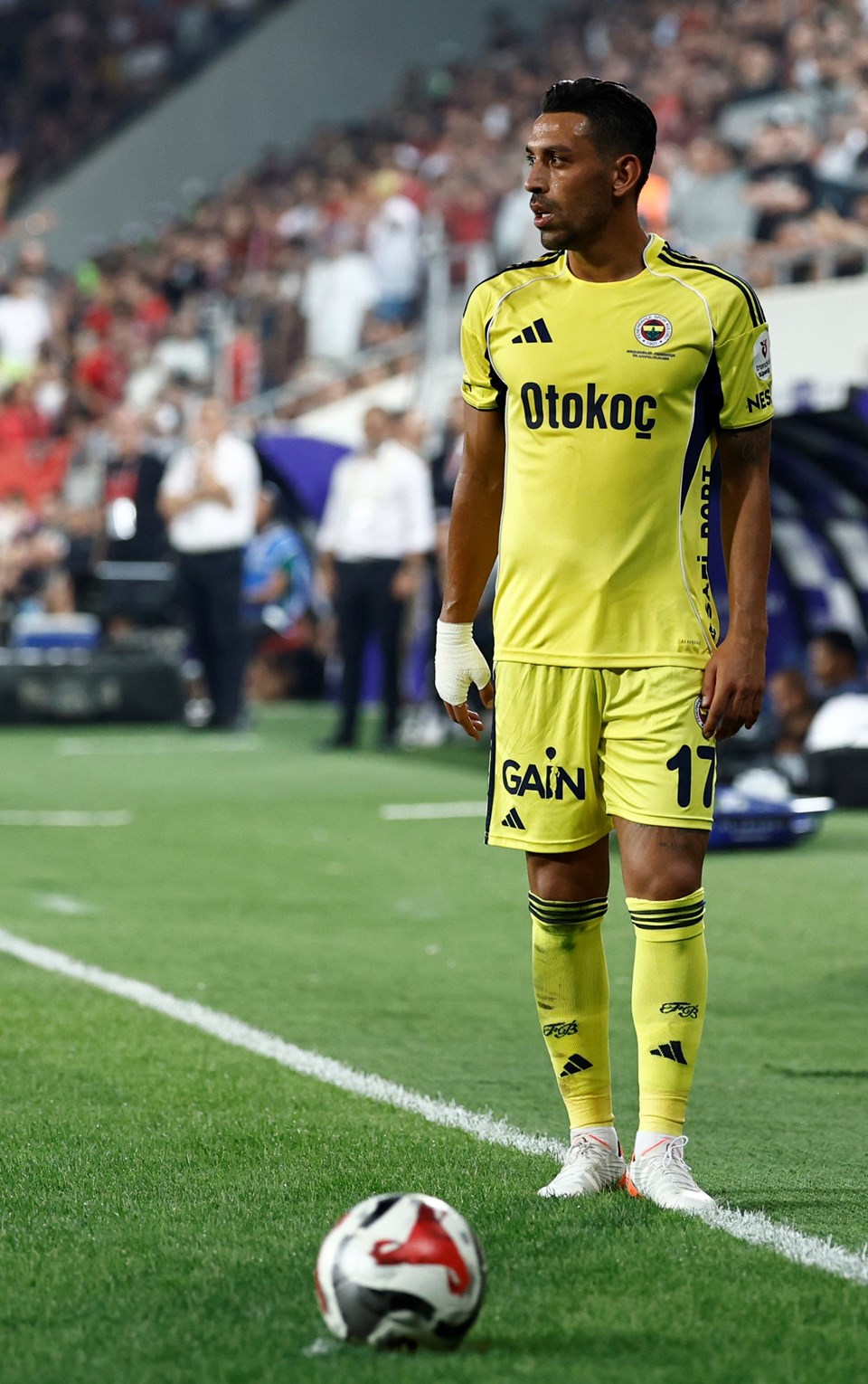 Fenerbahçe kazandı, Mourinho topa tutuldu: "Adamın bir senesini yemiş!" - 1