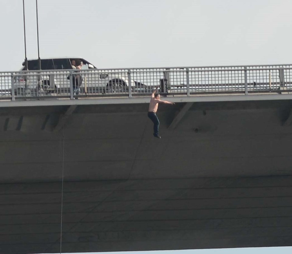 Boğaziçi Köprüsü'nde intihar - 1