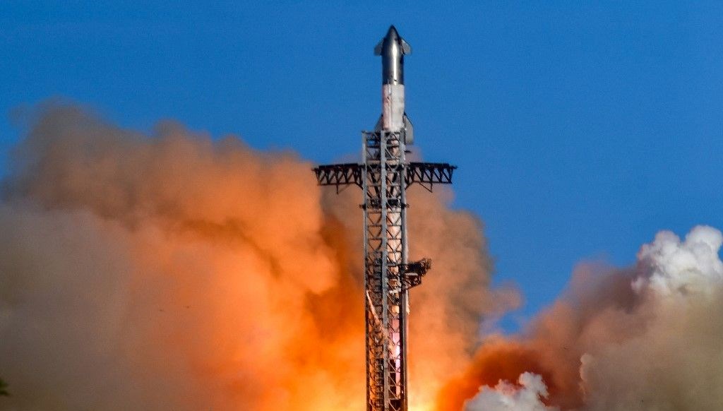  SpaceX roketi ISS'ye yanaştı!