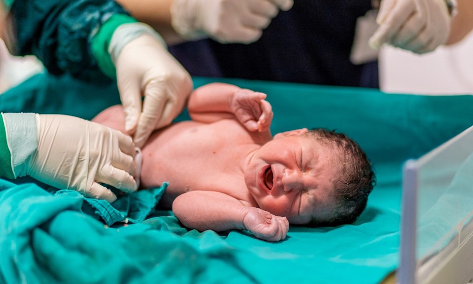 Dünyada ilk kez anne karnındaki bebekte corona virüs tespit edildi - 2