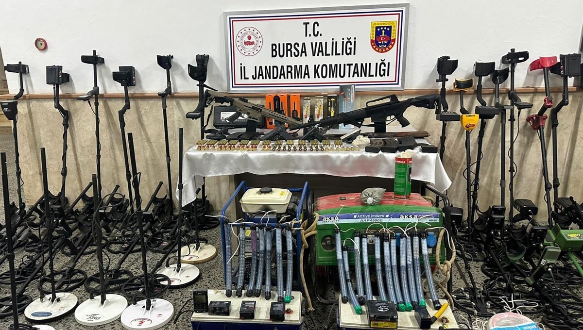 Tarihi eser kaçakçısı baba-oğul-torun yakalandı: 46 sikke ele geçirildi