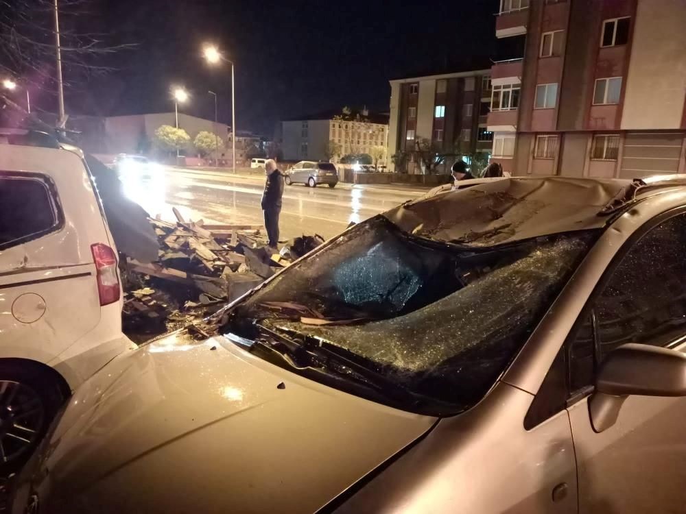 Lodos bilançosu: 6 can kaybı, 46 yaralı