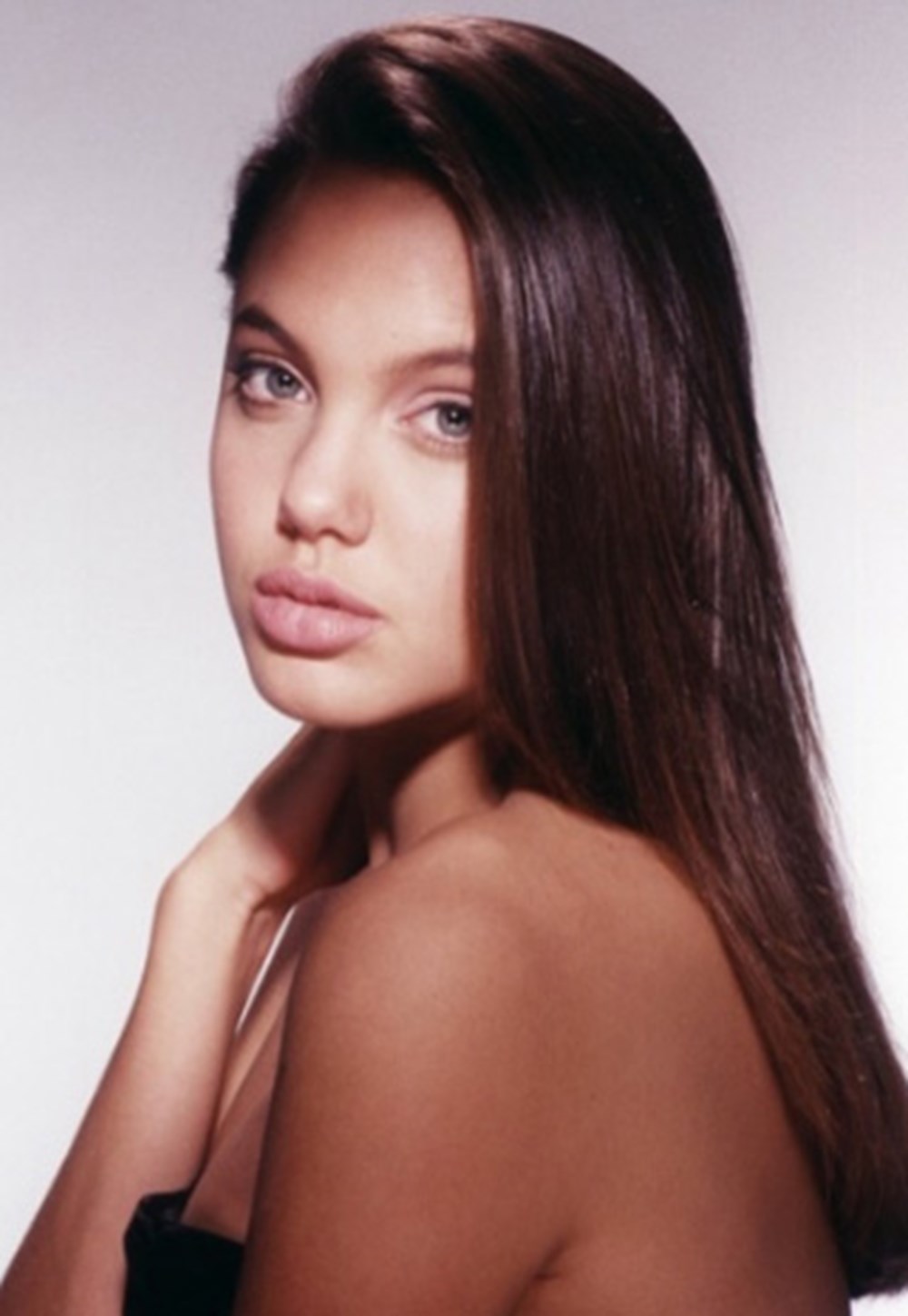 Nilgün Belgün takipçilerini geçmişe götürdü: Bu fotoğraf Marmaris'te çekildi (Ünlülerin çocukluk ve gençlik halleri) - 667