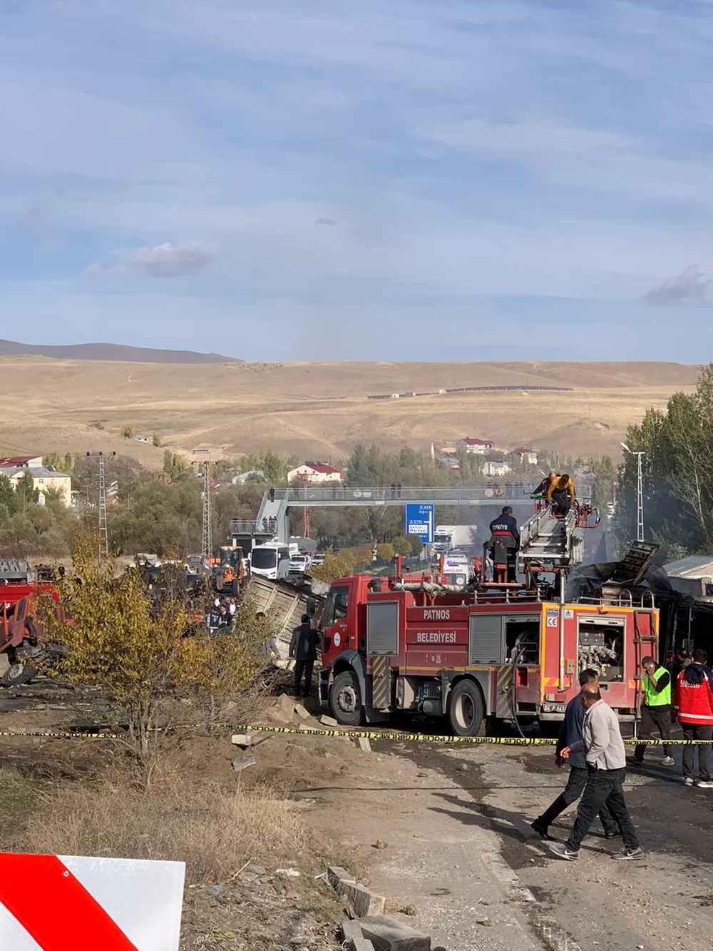 Ağrı'da yolcu otobüsü, iki kamyona çarptı: 7 ölü, 11 yaralı - 5