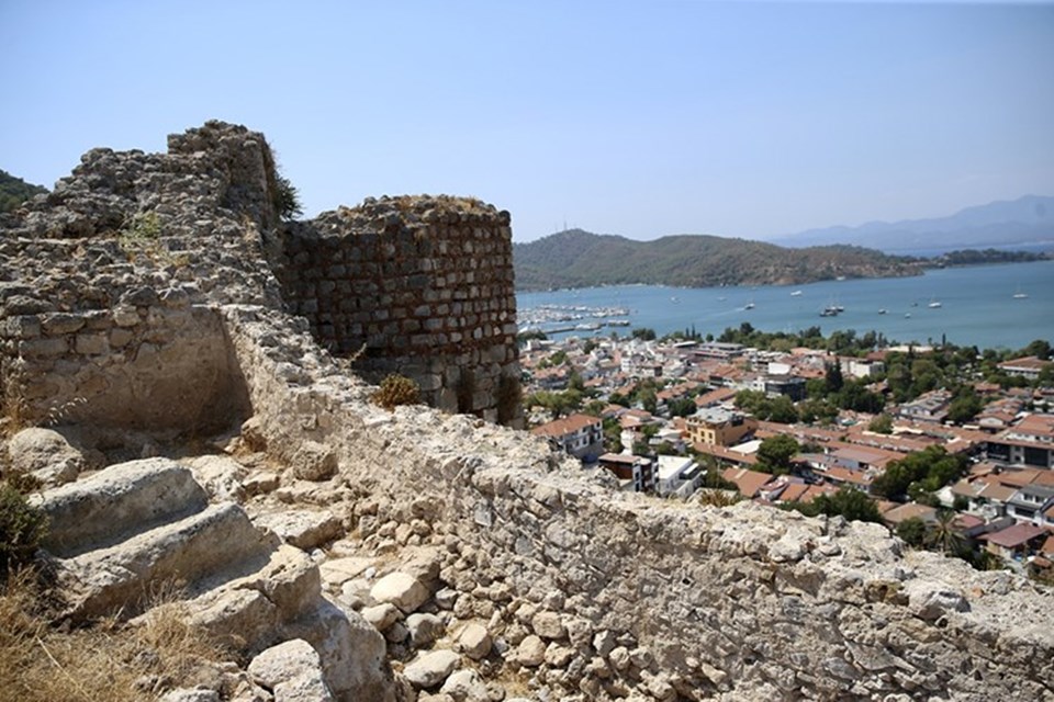 Fethiye Kalesi kazısında Apollon'a ait heykel başı bulundu - 3