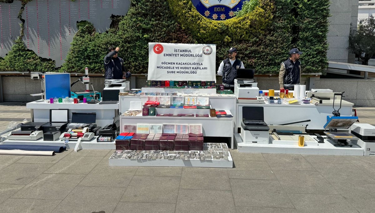 İstanbul'da sahte pasaport operasyonu: 4 gözaltı İstanbul'da sahte pasaport operasyonu: 4 gözaltı