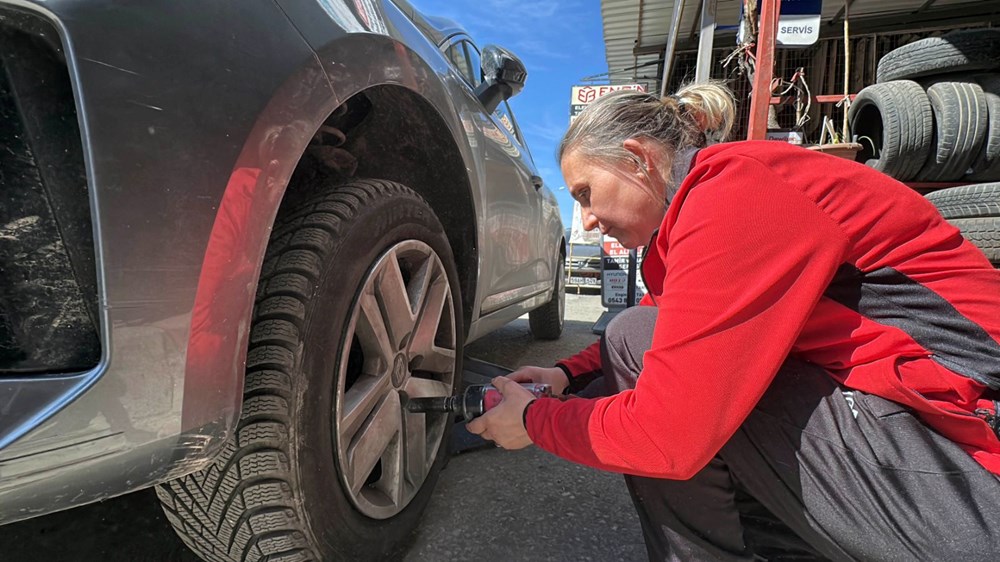 AqCy9put6EuPZsJudeJ1MA