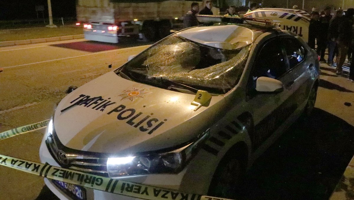 Samsun'da kaçan aracın çarptığı polis memuru şehit oldu Samsun'da kaçan aracın çarptığı polis memuru şehit oldu