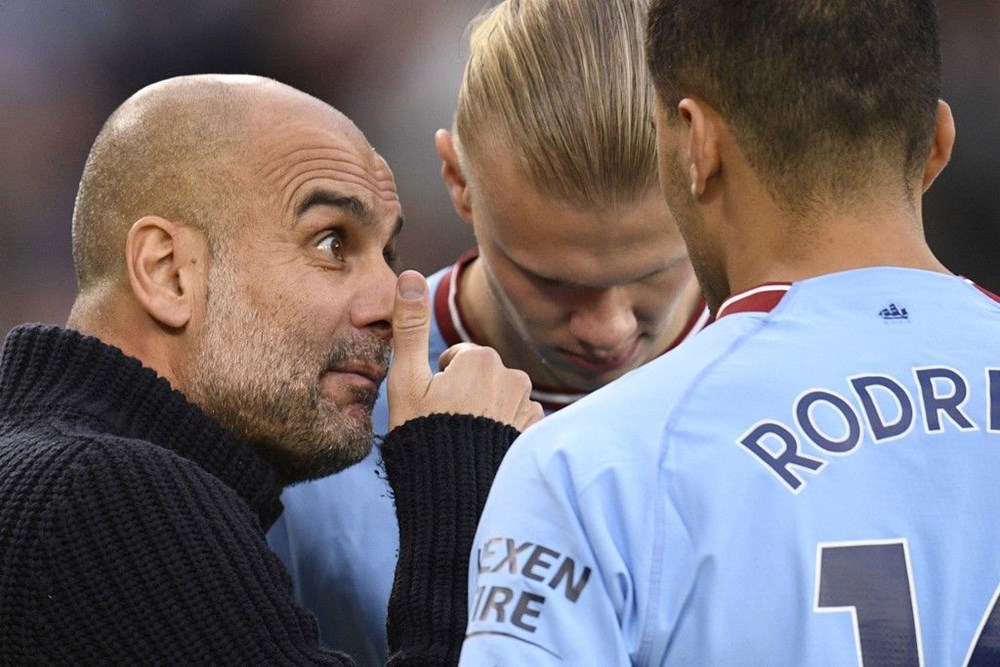 Manchester City'nin Norveçli yıldızı Haaland rekorlara doymuyor: 13 gol daha atarsa İngiltere tarihine geçecek - 6