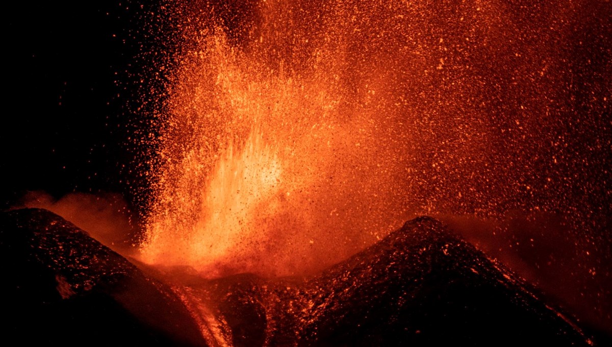 Etna Yanardağı'nda volkanik hareketlilik sürüyor