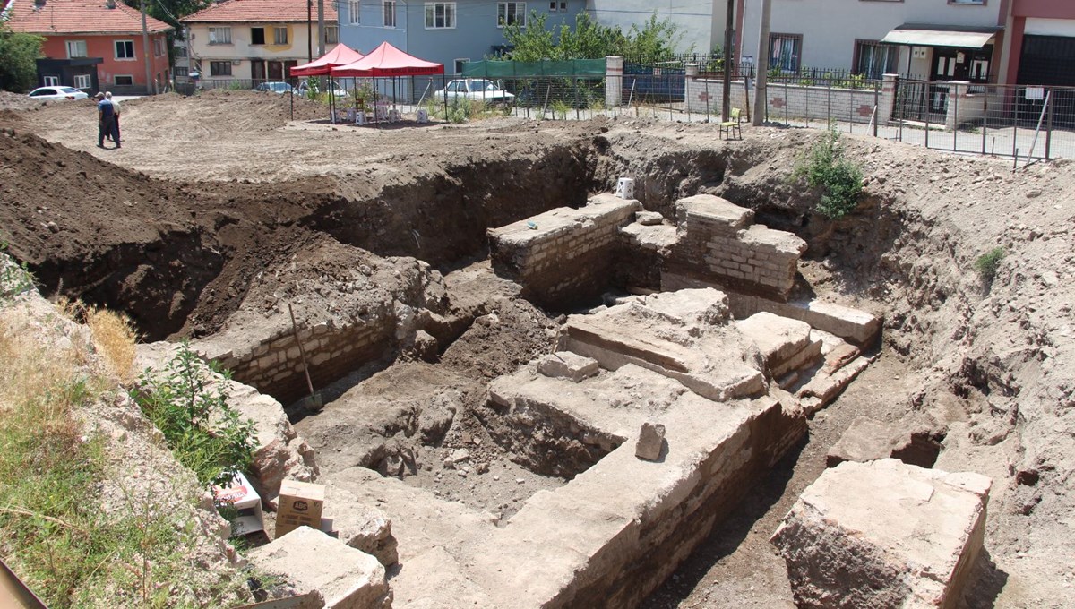 İnşaat kazısında tarihi hamam çıktı: Roma dönemine ait