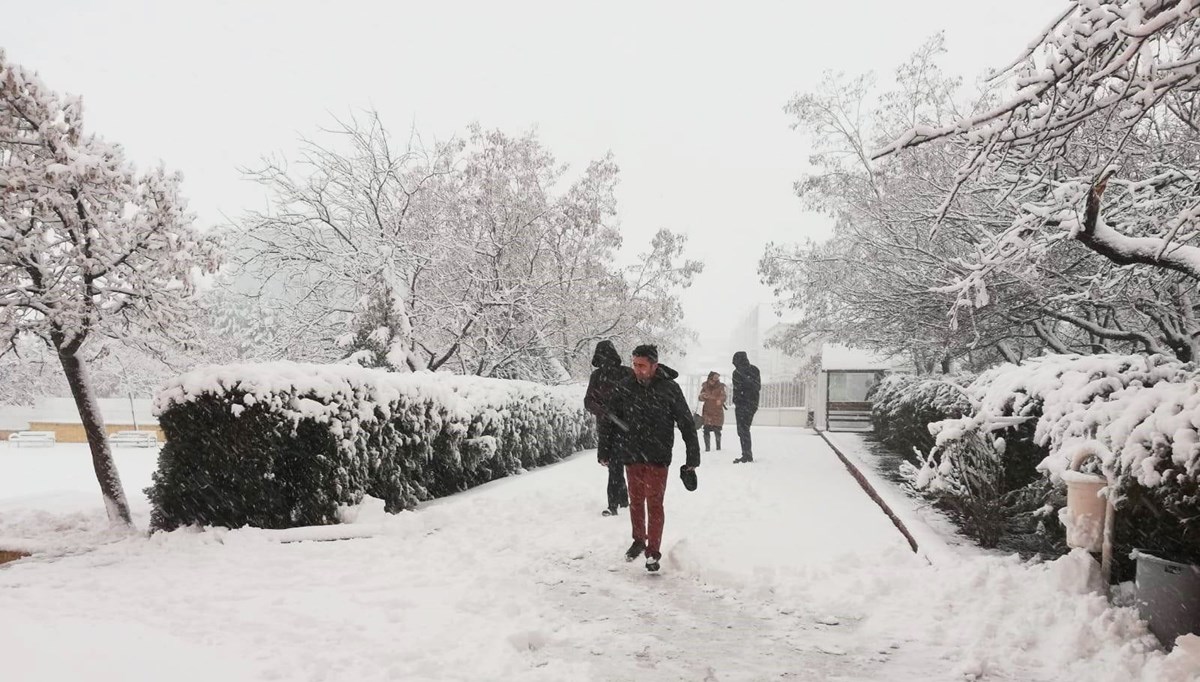 Malatya'nın yüksek kesimlerde kar kalınlığı yarım metreye ulaştı Malatya'nın yüksek kesimlerde kar kalınlığı yarım metreye ulaştı