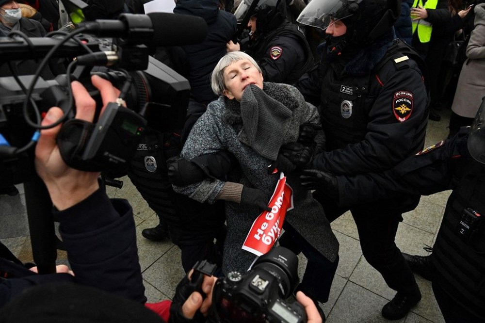 Navalny'nin çağrısının ardından Rusya'da sokaklar karıştı: 2 binden fazla kişi gözaltında - 17