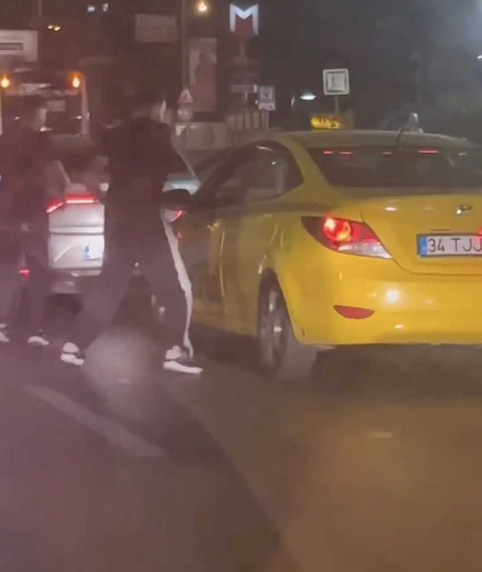 İstanbul'da taksiciye yumruklu saldırı - 1