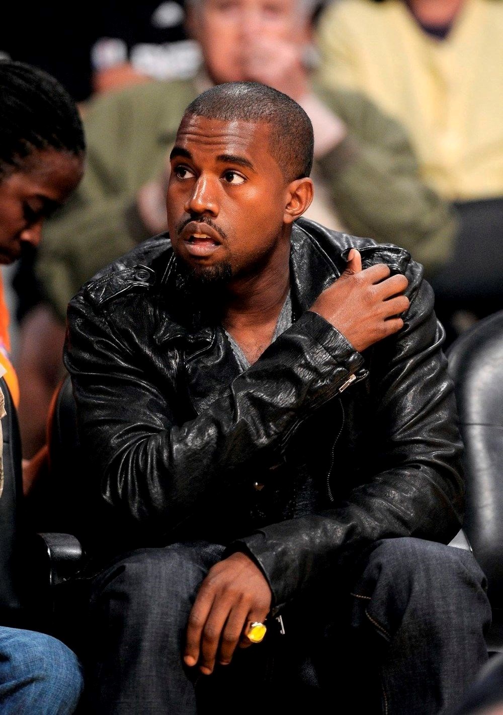 Kanye West Twitter'daki ilk paylaşımıyla tepki çekti - 3