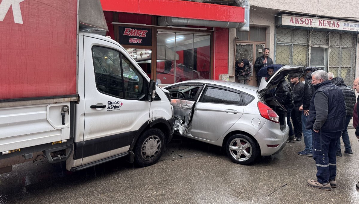 Bursa’da polisten kaçan şüpheli kaza yapınca yakalandı