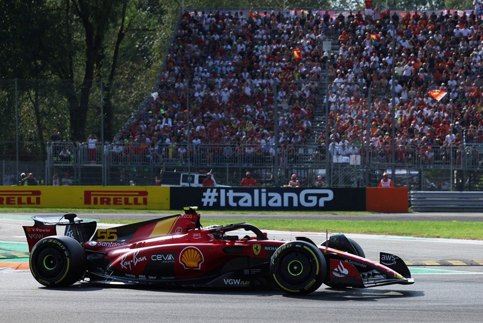 F1 İtalya Grand Prix'sinde pole pozisyonu Carlos Sainz'ın - 1