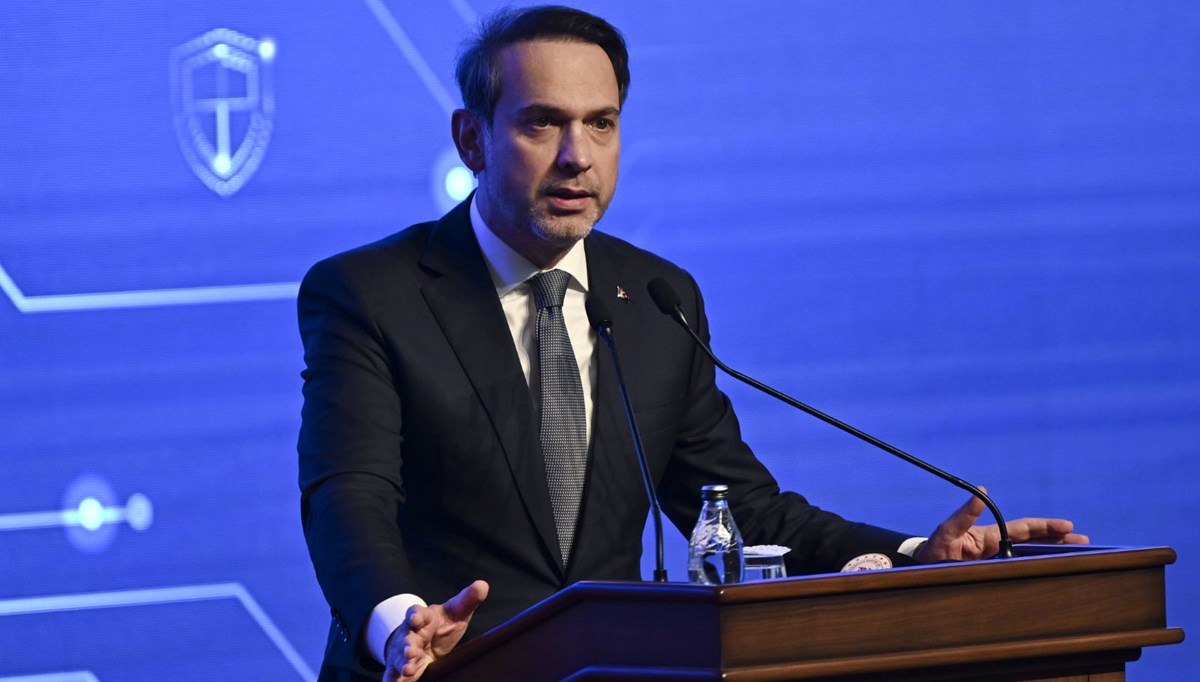 Bakan Bayraktar: Enerji altyapısının siber güvenliği için çok katmanlı çalışma yürütülüyor Bakan Bayraktar: Enerji altyapısının siber güvenliği için çok katmanlı çalışma yürütülüyor