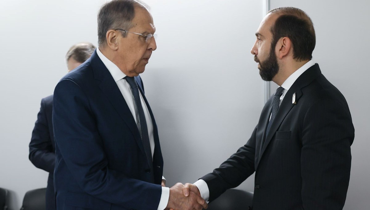Rusya ve Ermenistan Dışişleri bakanları, temasların sürdürülmesine ihtiyaç olduğunu teyit etti Rusya ve Ermenistan Dışişleri bakanları, temasların sürdürülmesine ihtiyaç olduğunu teyit etti