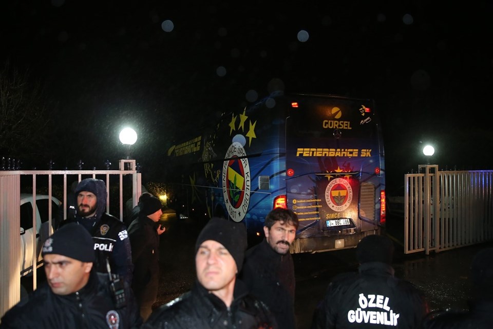 Ali Koç'tan Fenerbahçeli futbolculara ceza - 1