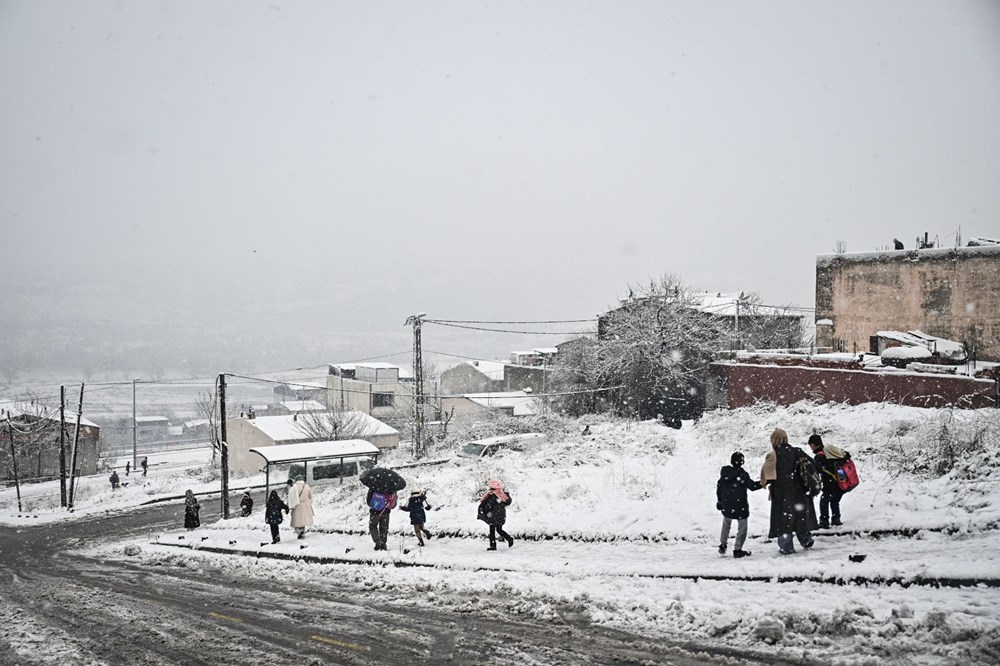 İstanbul’da kar yağışı etkisini artırdı: Yarın okullar tatil! - 5