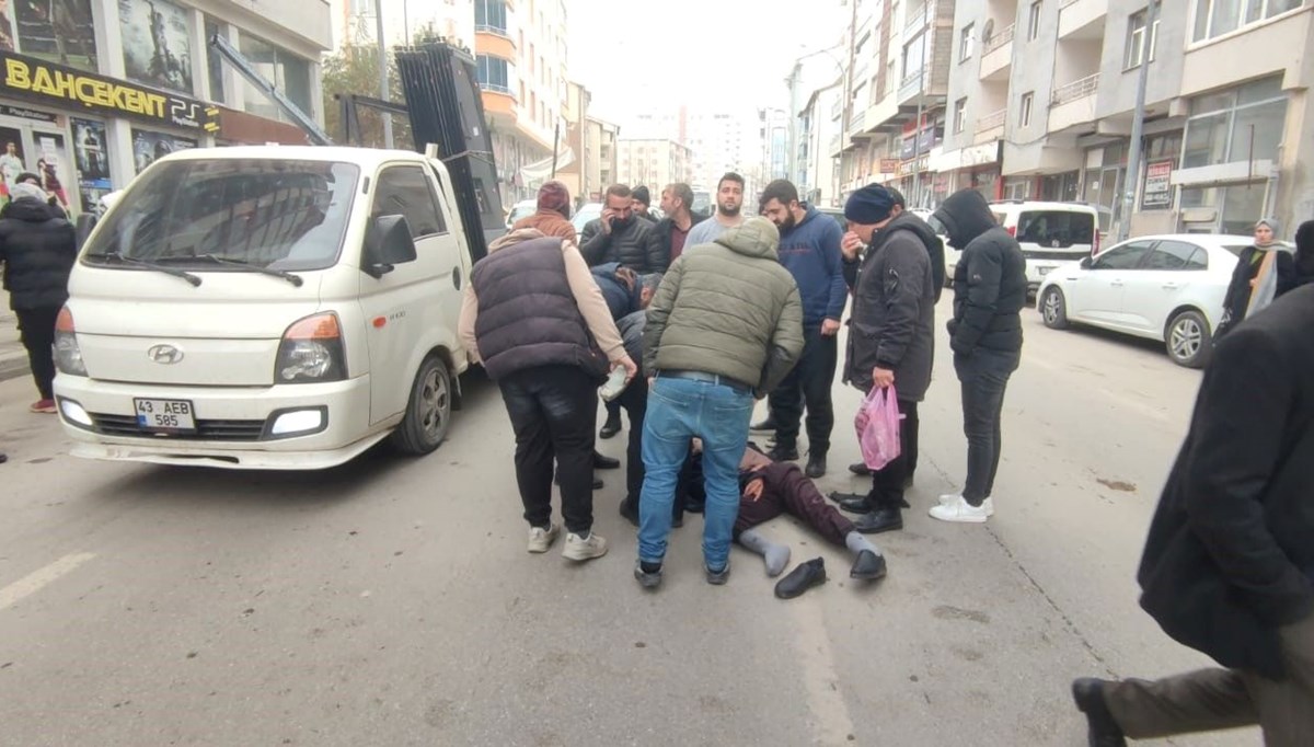 Muş’ta otomobilin çarptığı yaya ağır yaralandı, sürücü kaçtı Muş’ta otomobilin çarptığı yaya ağır yaralandı, sürücü kaçtı