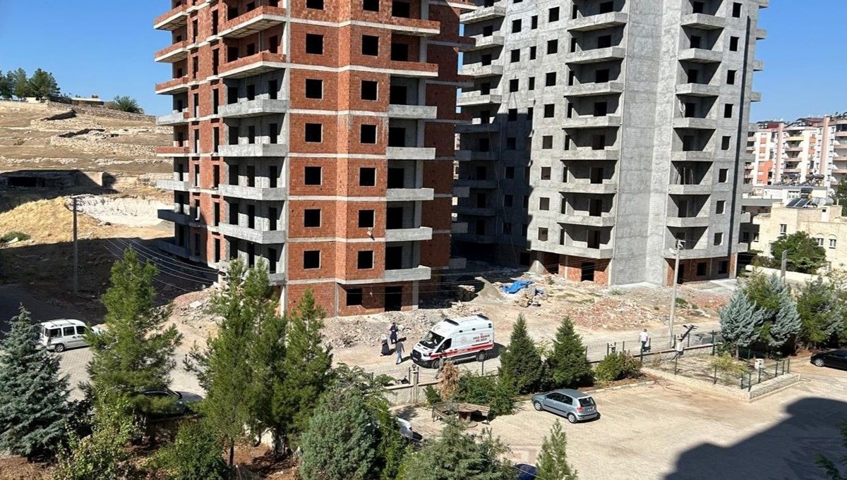 İnşaatta düşen çocuk işçi yaşam mücadelesi veriyor İnşaatta düşen çocuk işçi yaşam mücadelesi veriyor