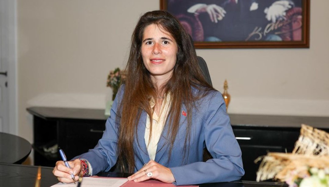 Lal Denizli kimdir? Çeşme'nin ilk kadın Belediye Başkanı Lal Denizli kaç yaşında?
