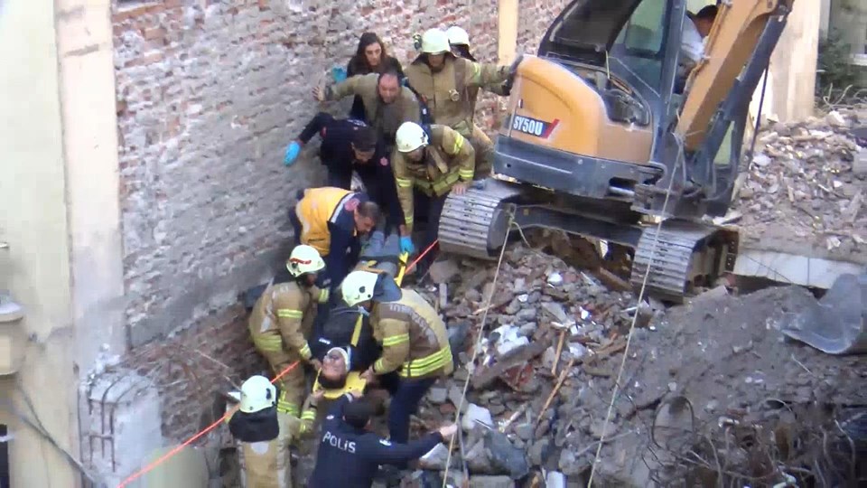 SON DAKİKA HABERİ: Kadıköy'de bina çöktü - 1