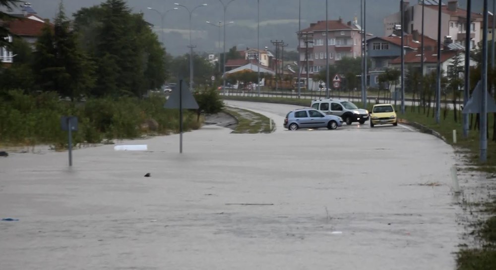 Kütahya Domaniç'i dolu ve sel vurdu - 6