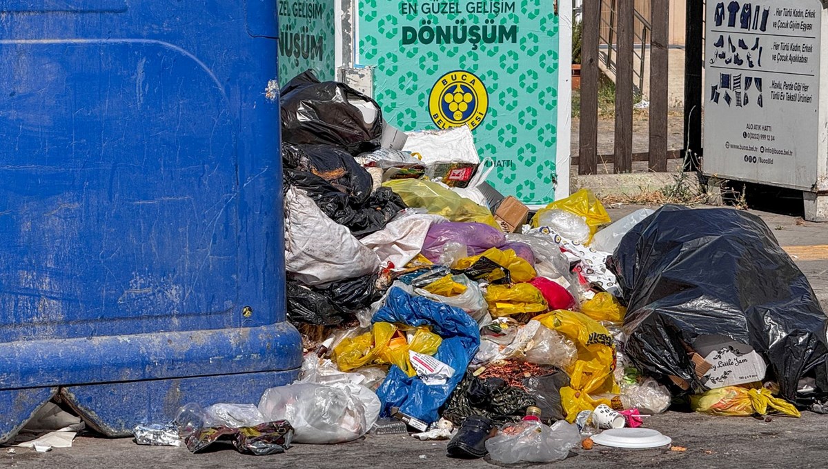 Buca'da işçilerin grevi nedeniyle oluşan çöp yığınları oluştu