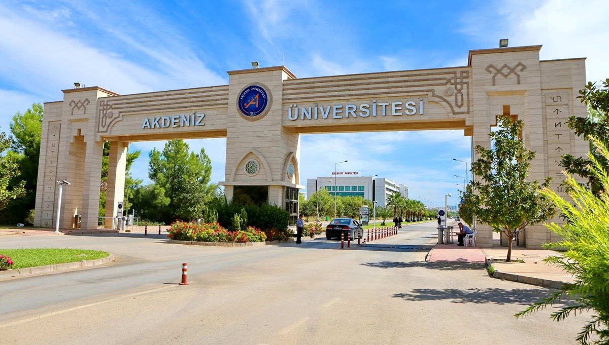 Üniversite akademisyenlerine ihraç teklifi