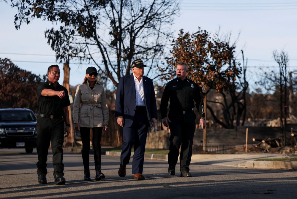 Trump, küle dönen Los Angeles'ı ziyaret etti: “Şehir bomba düşmüş gibi” - 3