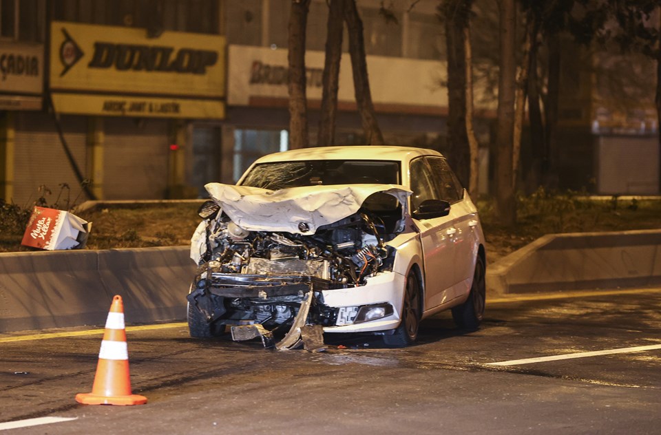 Ankara'da feci kaza: 2 ölü, 3 yaralı - 2