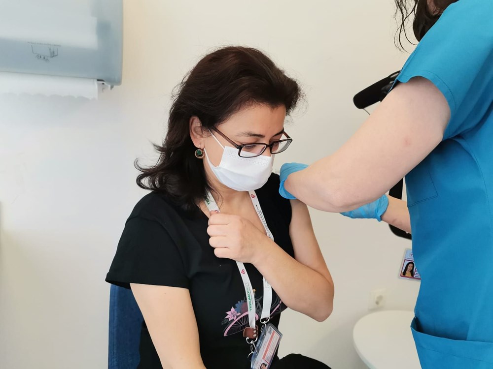 Second dose vaccines started to be administered to healthcare professionals - 7