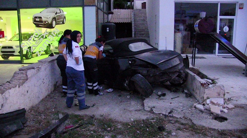 Asrın Tuncer trafik kazasında yaralandı - 1