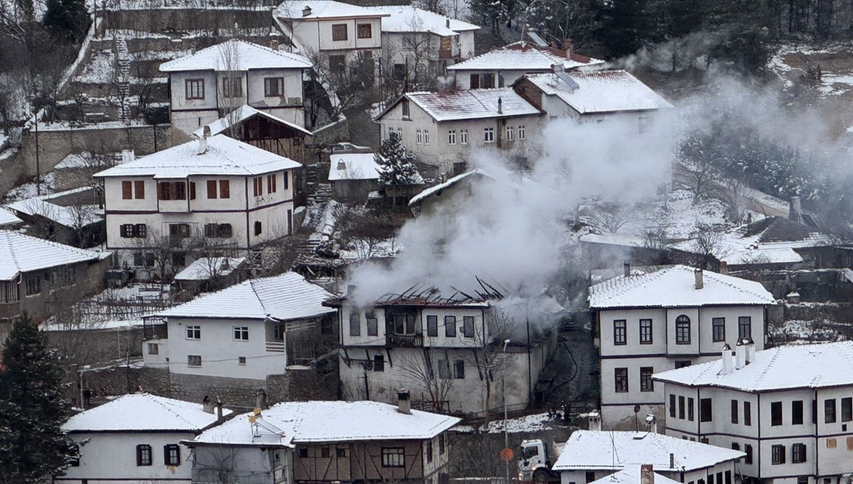 Safranbolu'da tarihi konak yandı