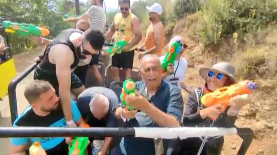 Kaza öncesi turistlerin son görüntüleri.