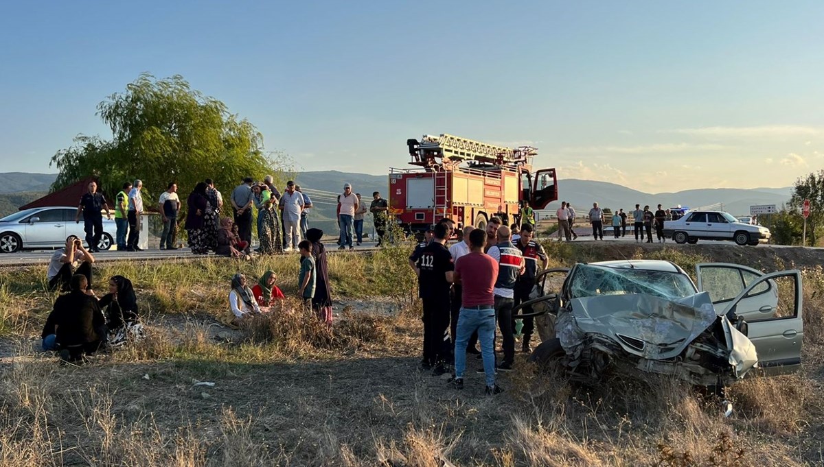 Sinop'ta feci kaza: 3 ölü, 3 yaralı Sinop'ta feci kaza: 3 ölü, 3 yaralı