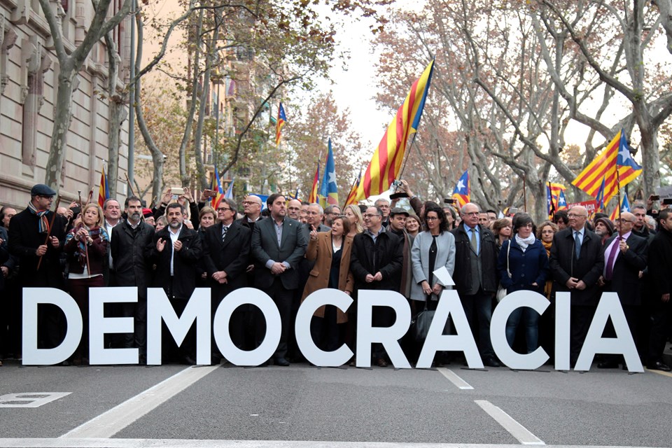 İspanya'dan bağımsızlık yanlısı Katalan lidere ceza - 1