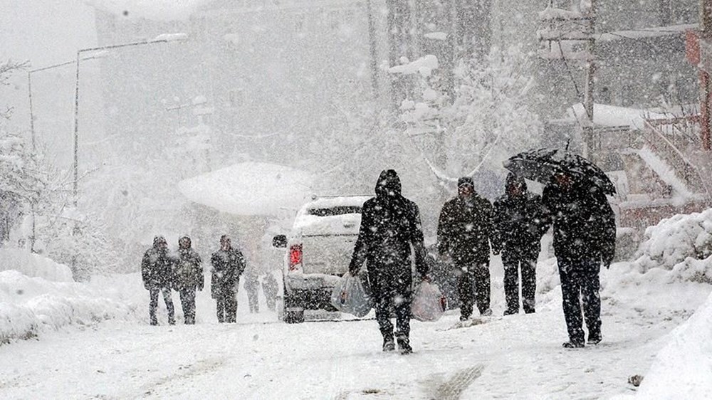 Kış daha bitmedi... İstanbul ve Ankara'da kar alarmı: Sıcaklık 12 derece azalacak - 7