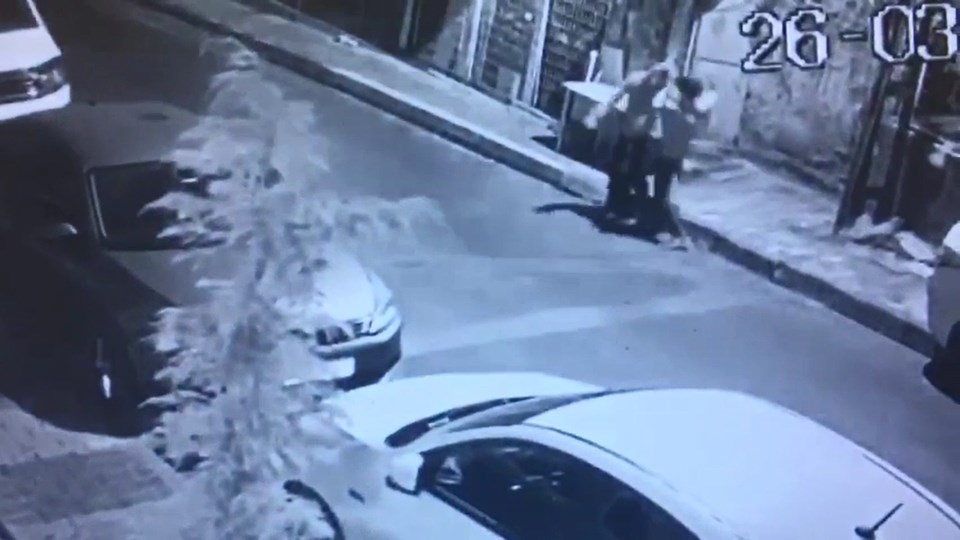 Çetin Gül'ün kovalanıp dövülme anları güvenlik kamerasında.