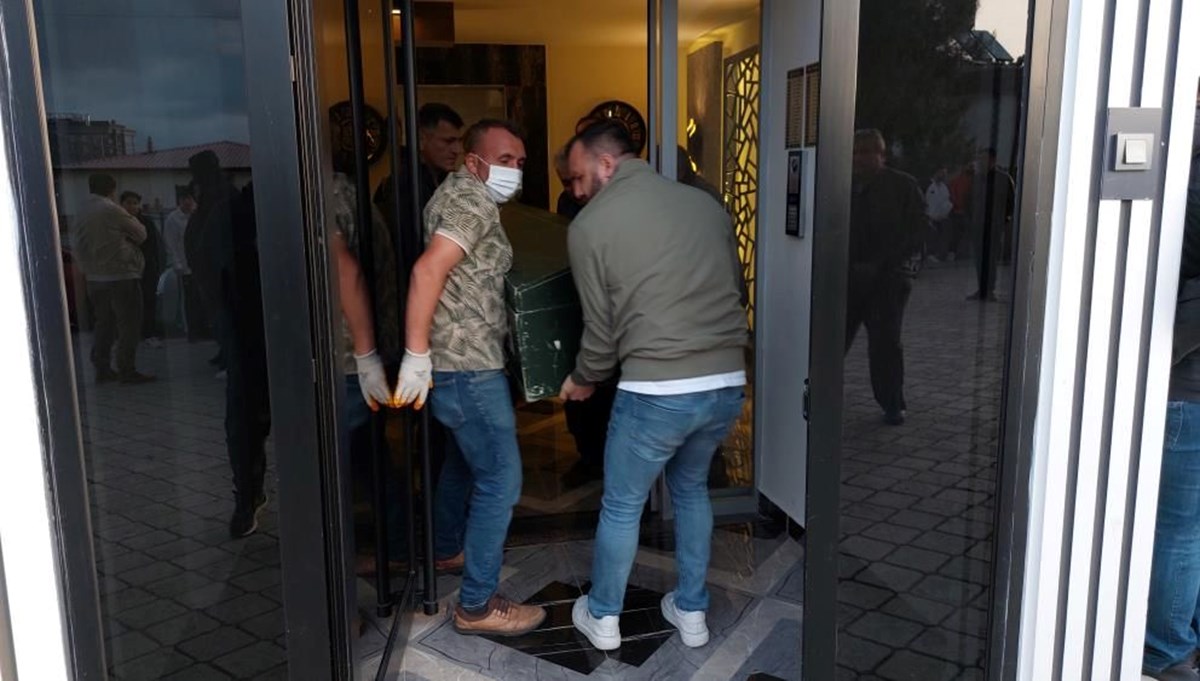 Boğazı kesilerek öldürülen kadının katili akrabası çıktı: 3 bilezik için öldürmüş Boğazı kesilerek öldürülen kadının katili akrabası çıktı: 3 bilezik için öldürmüş