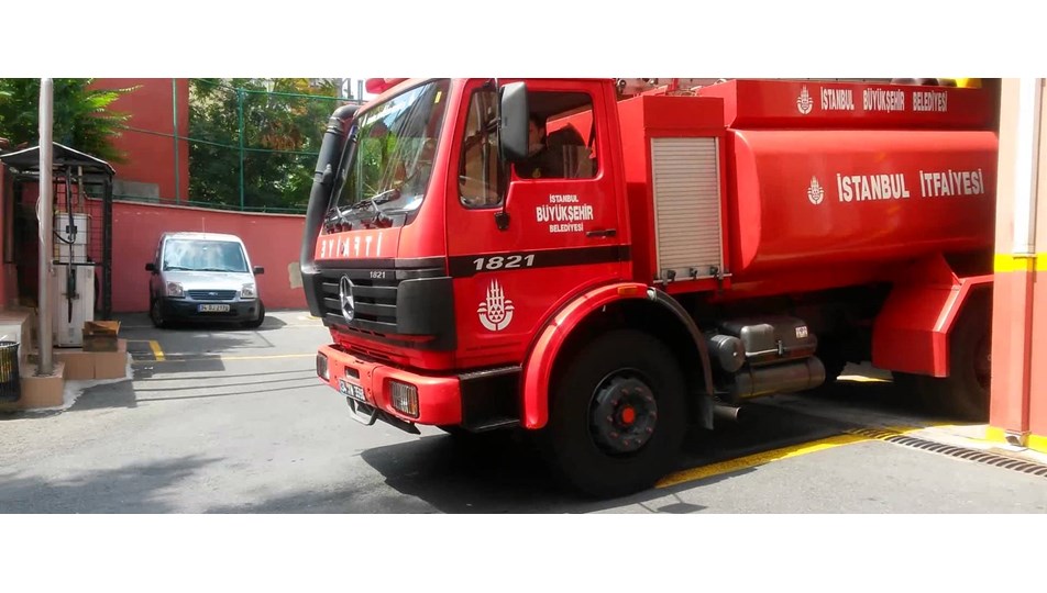 İstanbul'da ev yangını: 1 ölü