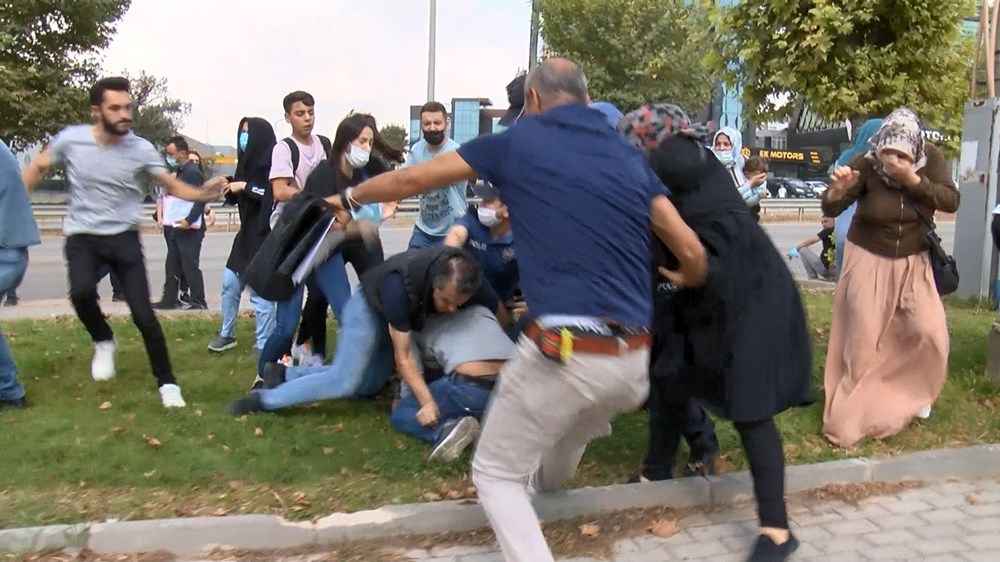 Keşif sırasında kadın sürücüye saldırdılar, polis biber gazıyla müdahale etti - 10
